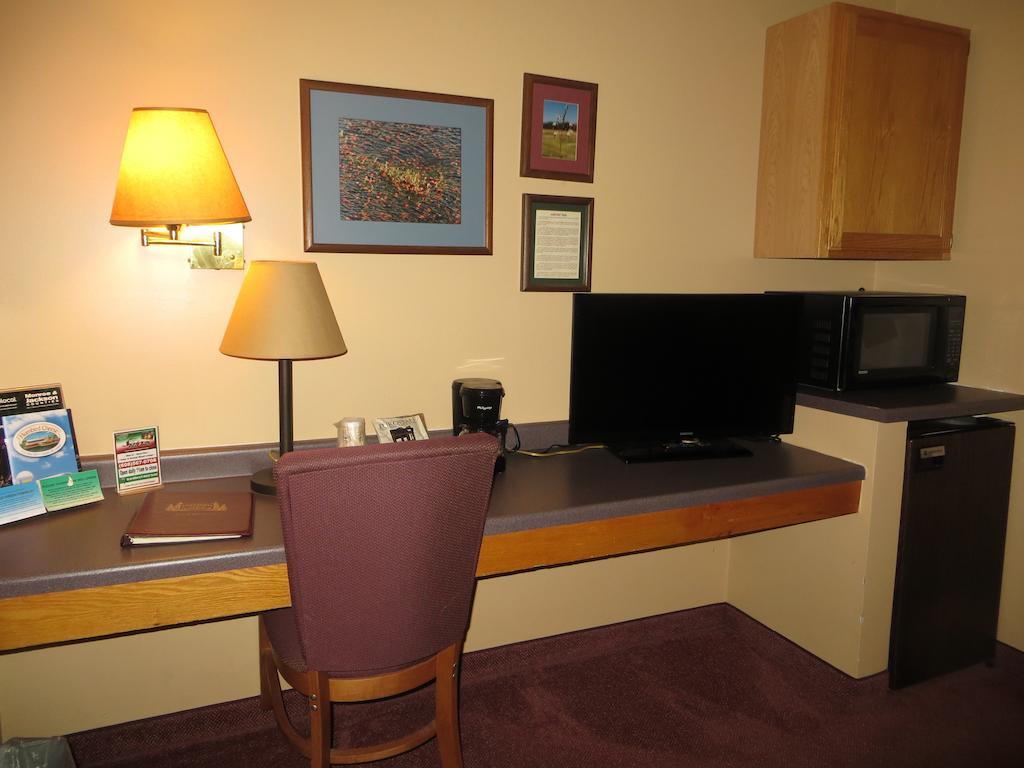 Cranberry Country Lodge Tomah Exterior photo